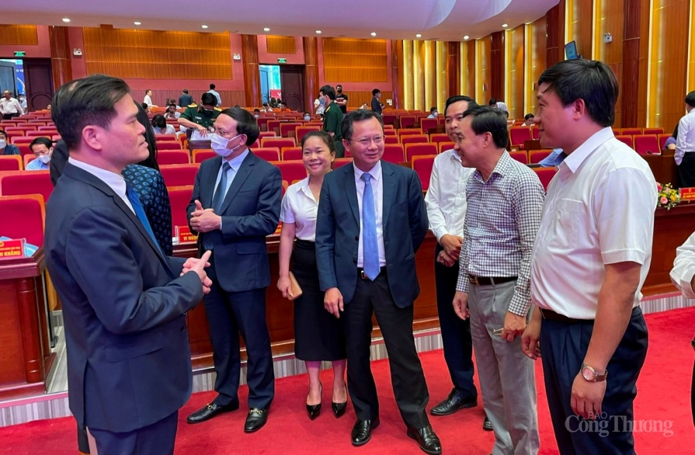 Quảng Ninh: Thu hút đầu tư ngoài ngân sách 4 tháng đầu năm đạt gần 37 nghìn tỷ đồng. Quảng Ninh: Thu hút đầu tư ngoài ngân sách 4 tháng đầu năm đạt gần 37 nghìn tỷ đồng.