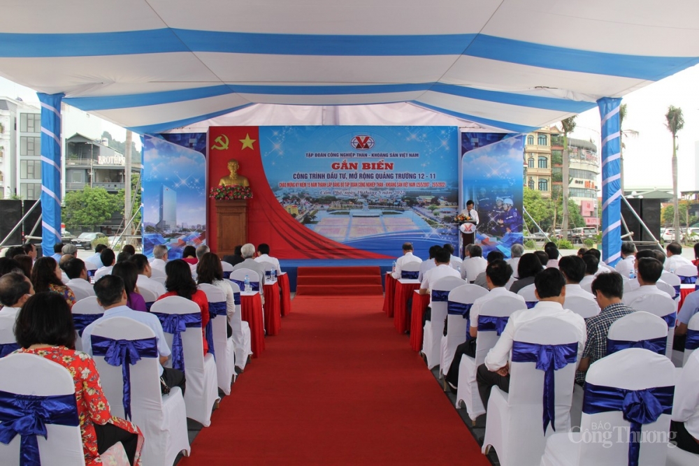 Tập đoàn Công nghiệp Than - Khoáng sản Việt Nam tổ chức gắn biển công trình mở rộng Quảng trường 12-11 Tập đoàn Công nghiệp Than - Khoáng sản Việt Nam tổ chức gắn biển công trình mở rộng Quảng trường 12-11