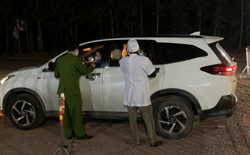 Tỉnh Quảng Ninh tiếp tục siết chặt người dân ra, vào tỉnh