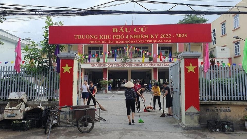 các khu dân cư trên địa bàn thành phố Hạ Long tích cực tham gia làm vệ sinh môi trường trước ngày diễn ra bầu cử