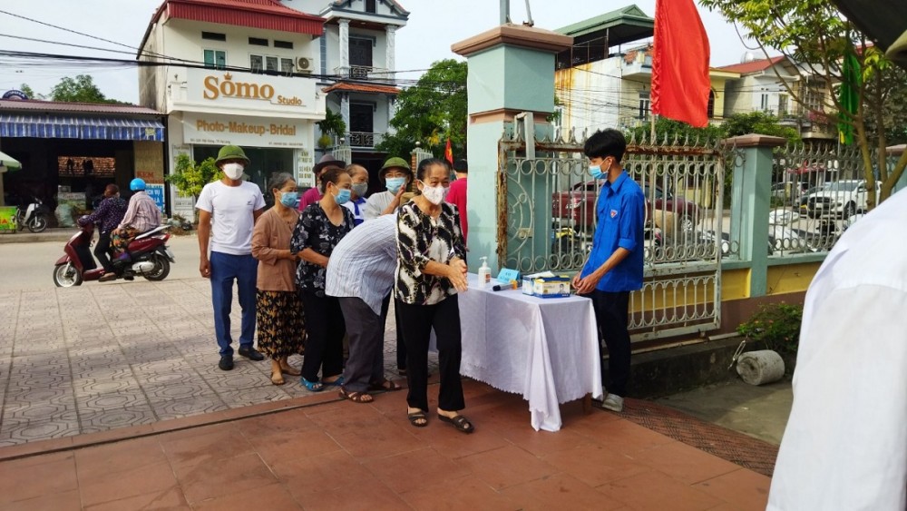Công tác phòng, chống dịch Covid-19 được thực hiện nghiêm tại các địa điểm bầu cử
