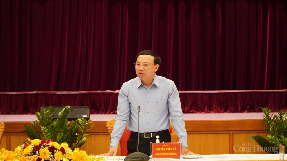 Đồng chí Nguyễn Xuân Ký, Ủy viên Trung ương Đảng, Bí thư Tỉnh ủy, Chủ tịch HĐND tỉnh Quảng Ninh phát biểu tại Hội nghị Đồng chí Nguyễn Xuân Ký, Ủy viên Trung ương Đảng, Bí thư Tỉnh ủy, Chủ tịch HĐND tỉnh Quảng Ninh phát biểu tại Hội nghị