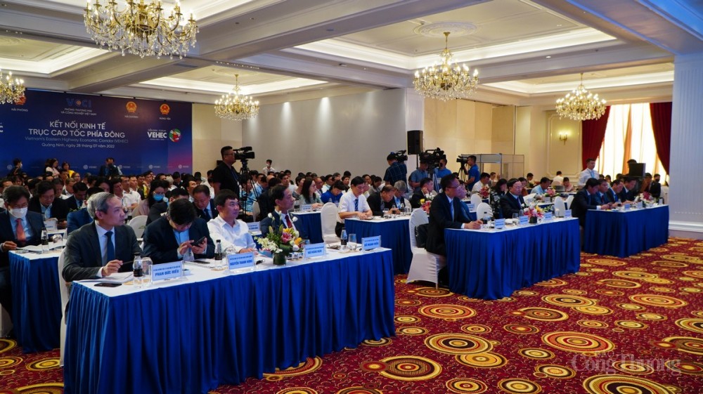 Tạo không gian phát triển mới từ kết nối kinh tế trục cao tốc phía Đông Tạo không gian phát triển mới từ kết nối kinh tế trục cao tốc phía Đông