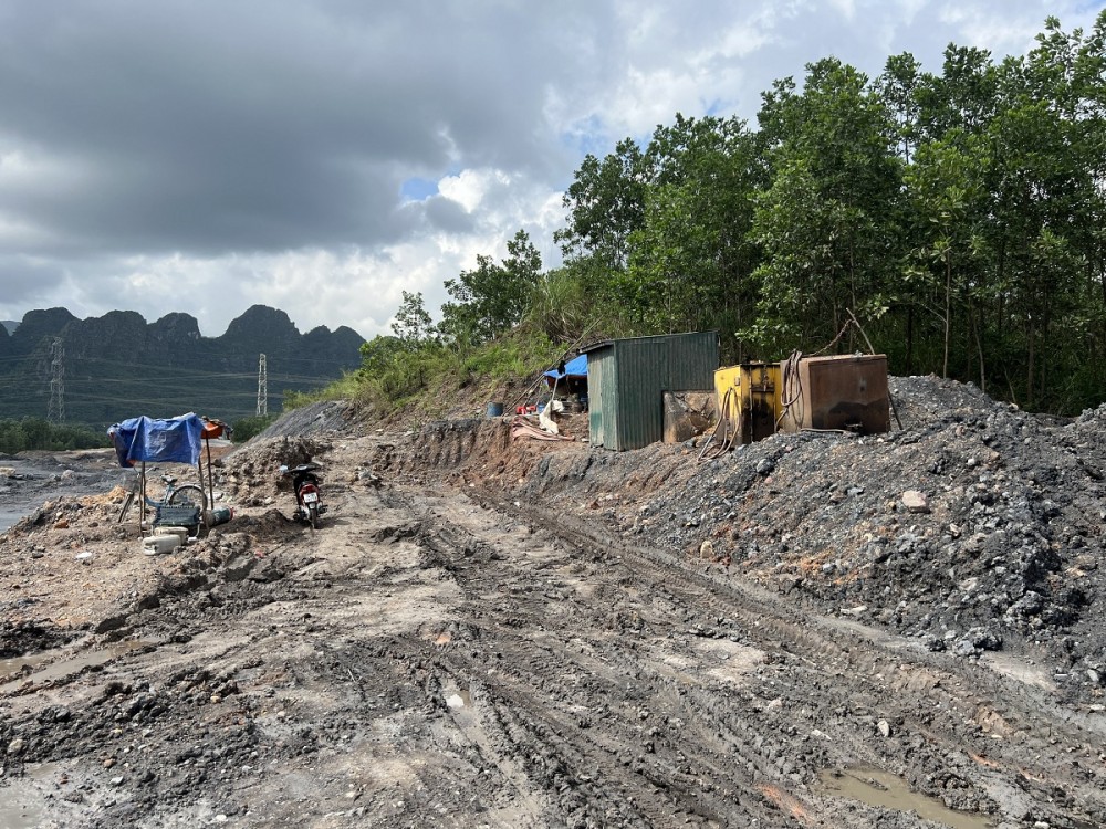 Hiện trạng khu vực thi công công đường nối QL279 - tỉnh lộ 342 Hiện trạng khu vực thi công công đường nối QL279 - tỉnh lộ 342