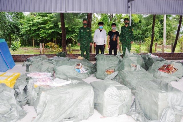 Số thực phẩm không rõ nguồn gốc vừa bị lực lượng chức năng tỉnh Quảng Ninh bắt giữ Số thực phẩm không rõ nguồn gốc vừa bị lực lượng chức năng tỉnh Quảng Ninh bắt giữ