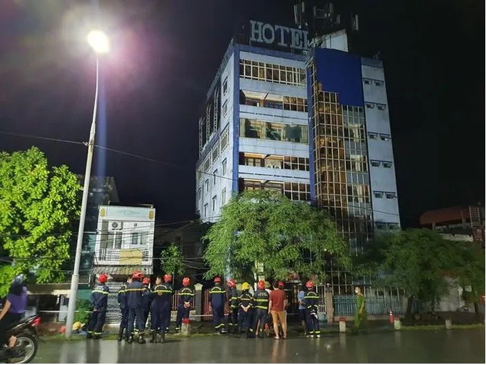 Hiện trường vụ sập nhà cao tầng tại khách sạn Hải Yến. Hiện trường vụ sập nhà cao tầng tại khách sạn Hải Yến.
