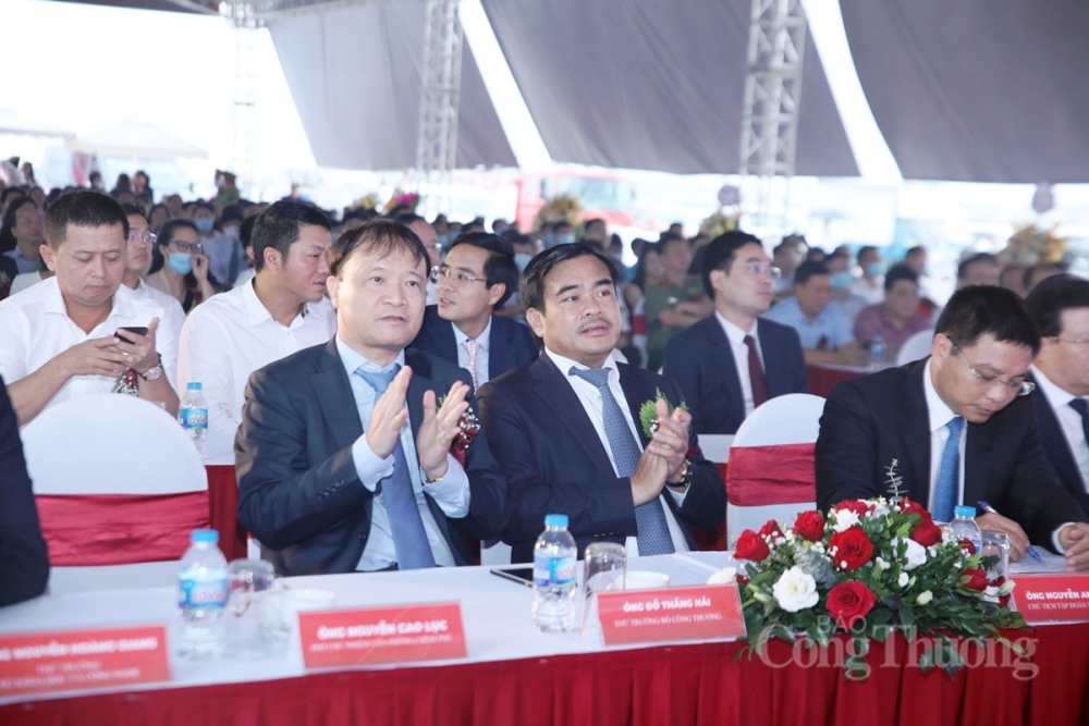 Thứ trưởng Bộ Công Thương Đỗ Thắng Hải tham dự buổi lễ động thổ dự án đầu tư xây dựng Tổ hợp công nghiệp phụ trợ ô tô Thành Công Việt Hưng 0824-thanh-cong-viet-hung-3