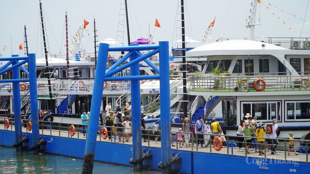 Quảng Ninh phấn đấu đón 1,9 triệu lượt khách trong quý IV/2021