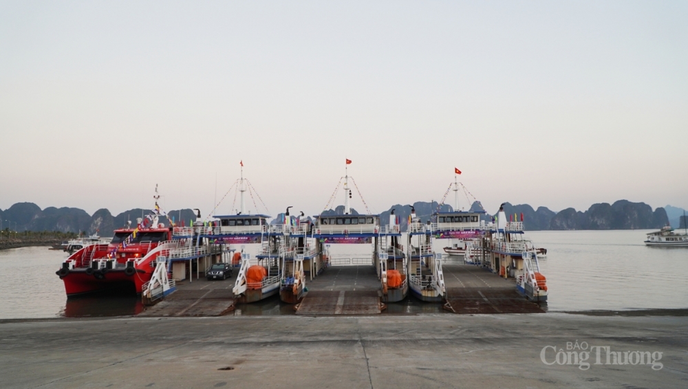 Quảng Ninh, Hải Phòng sẽ thống nhất mức thu phí chung du khách tham quan vịnh Hạ Long - Quần đảo Cát Bà.