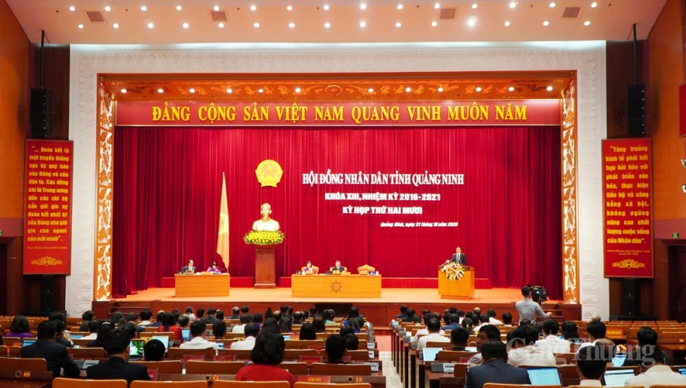 HĐND tỉnh Quảng Ninh khóa 13 tổ chức kỳ họp thứ 20 (kỳ họp bất thường) để bầu chức danh Chủ tịch UBND tỉnh nhiệm kỳ 2016 - 2021, đồng thời bàn và quyết nghị một số vấn đề quan trọng của tỉnh theo thẩm quyền. 4452-chu-tich-quang-ninh-2