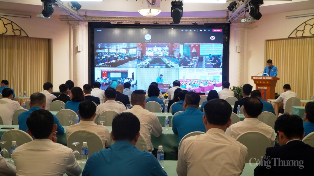 Hội nghị được tổ chức trực tuyến tại 6 điểm cầu Hội nghị được tổ chức trực tuyến tại 6 điểm cầu