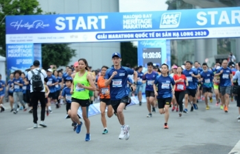 Gần 2.500 người tham gia Giải Marathon Quốc tế Di sản Vịnh Hạ Long