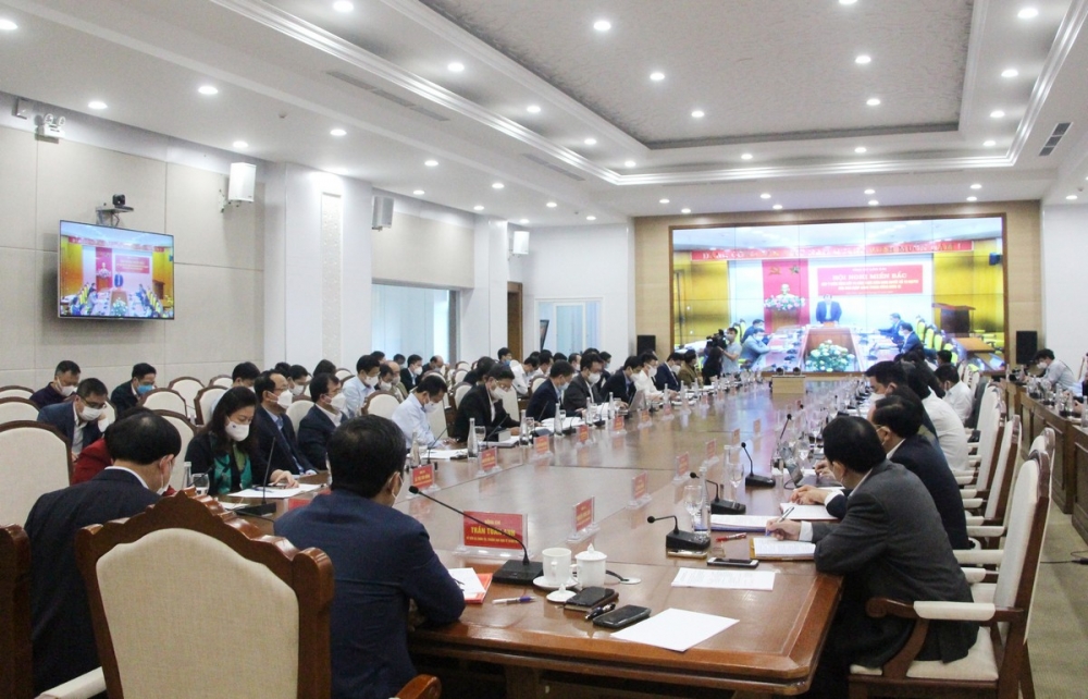 Hội nghị thực hiện kết hợp trực tiếp và trực tuyến