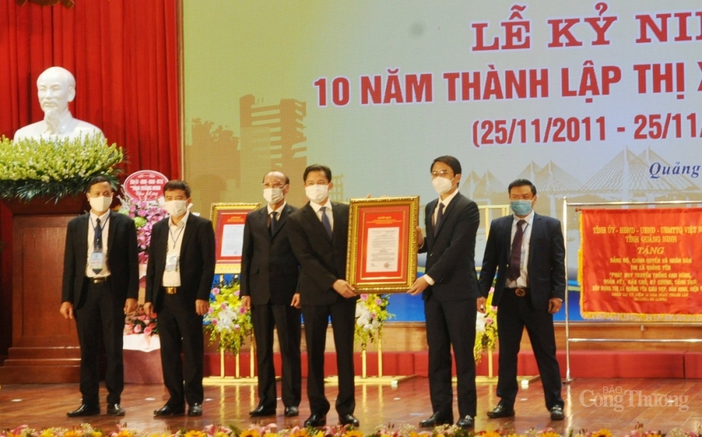 Thị xã Quảng Yên đón nhận bằng công nhận Lễ hội Bạch Đằng là Di sản văn hóa phi vật thể Quốc gia. Thị xã Quảng Yên đón nhận bằng công nhận Lễ hội Bạch Đằng là Di sản văn hóa phi vật thể Quốc gia.