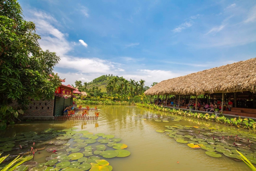 khi du lịch trở lại trạng thái bình thường mới, người dân và du khách sẽ có xu hướng tìm hiểu sản phẩm du lịch mới như Du lịch giãn cách, ưu tiên các điểm đến không đông đúc; Ưu tiên các sản phẩm du lịch trải nghiệm an toàn, Hành trình không chạm… khi du lịch trở lại trạng thái bình thường mới, người dân và du khách sẽ có xu hướng tìm hiểu sản phẩm du lịch mới như Du lịch giãn cách, ưu tiên các điểm đến không đông đúc; Ưu tiên các sản phẩm du lịch trải nghiệm an toàn, Hành trình không chạm…