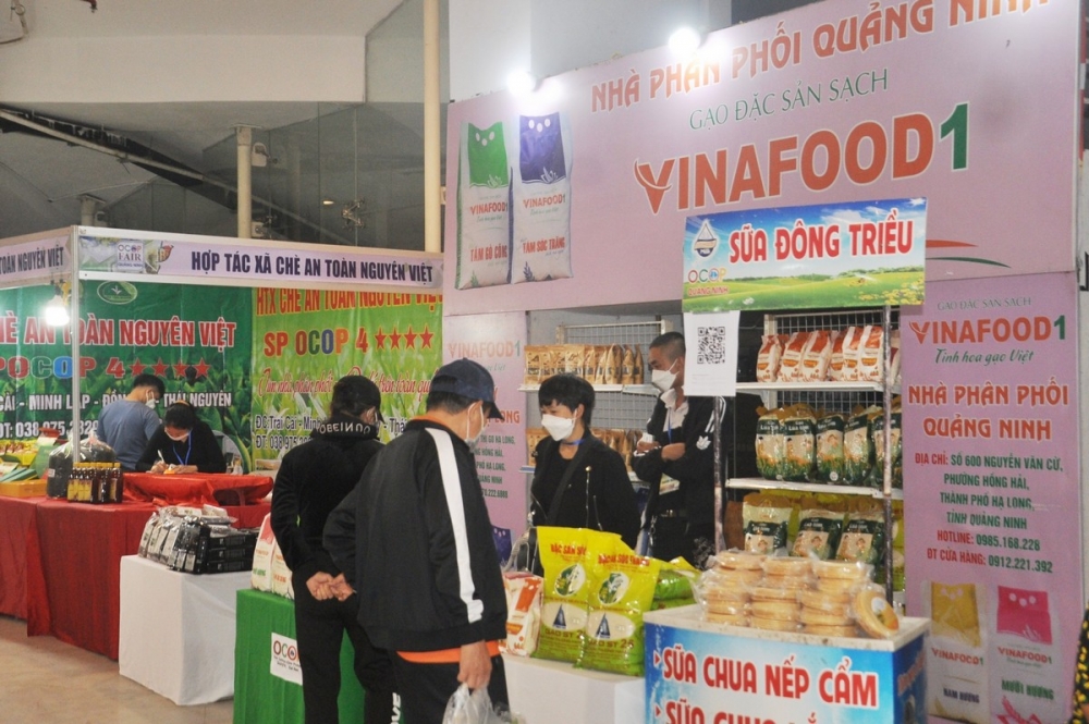 Sản phẩm OCOP Quảng Ninh ngày càng được nhiều du khách trong và ngoài nước biết đến và lựa chọn sử dụng Sản phẩm OCOP Quảng Ninh ngày càng được nhiều du khách trong và ngoài nước biết đến và lựa chọn sử dụng