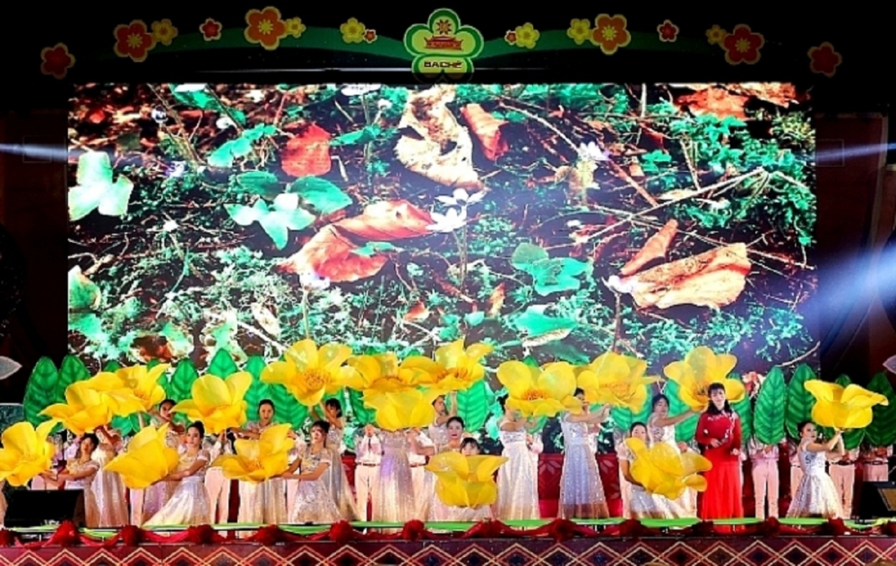 0422-le-hoi-tra-hoa-vang