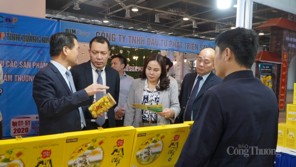 0424-le-hoi-tra-hoa-vang-2