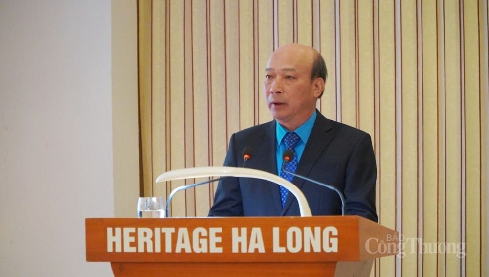 Ông Lê Minh Chuẩn, Bí thư Đảng ủy, Chủ tịch Hội đồng thành viên Tập đoàn TKV khẳng định Hội thảo hôm nay mới chỉ là bước đầu, chắc chắn việc triển khai đề án “Phát huytruyền thống văn hóa thợ mỏ trong thời kỳ mới” sẽ còn rất nhiềucông việc sắp tới với nhiệm vụ không kém phần nặng nề 1313-truyen-thong-tho-mo-2