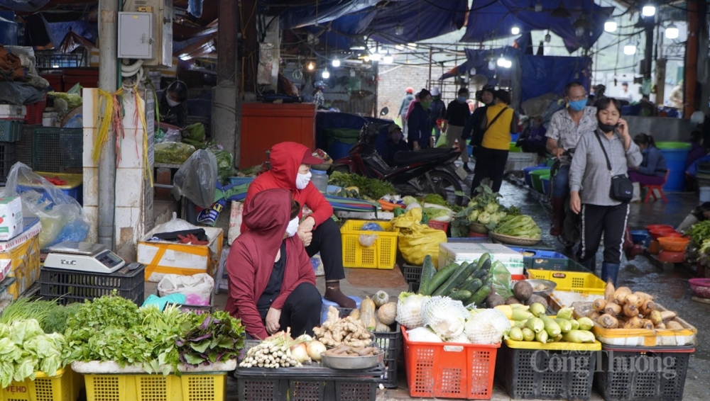 Hiện việc việc chuyển đổi mô hình quản lý chợ hiện diễn ra không đồng đều tại các địa phương 3421-mo-hinh-cho-1