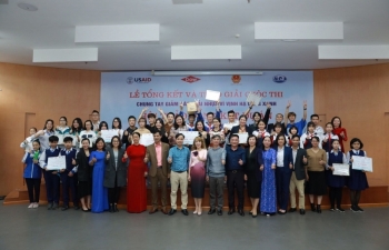 Quảng Ninh: Thúc đẩy giảm rác thải nhựa trên vịnh Hạ Long