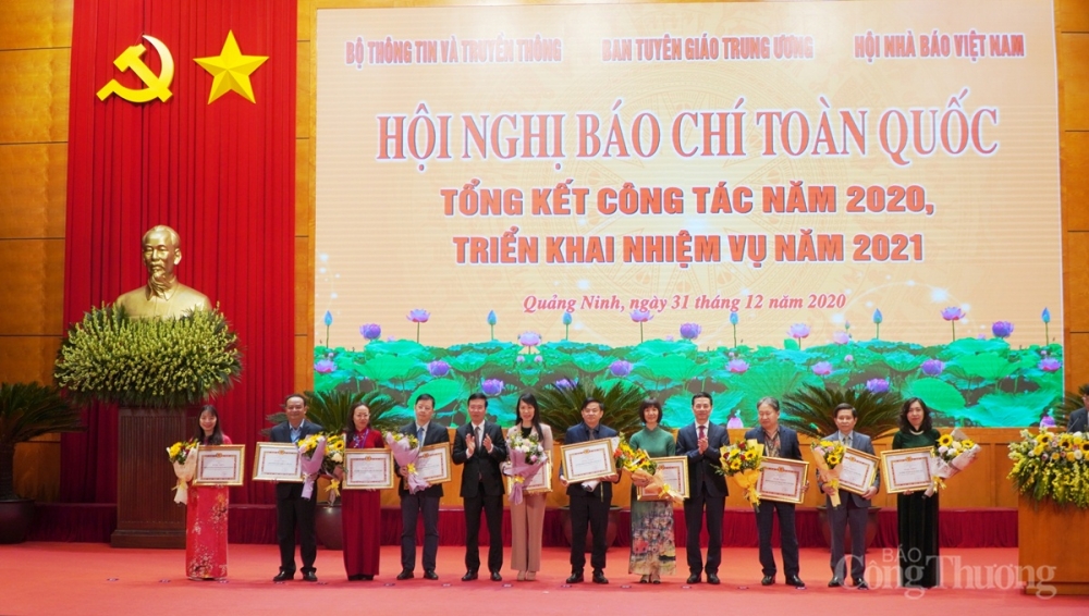 Các tập thể nhận Bằng khen của Ban Tuyên giáo Trung ương