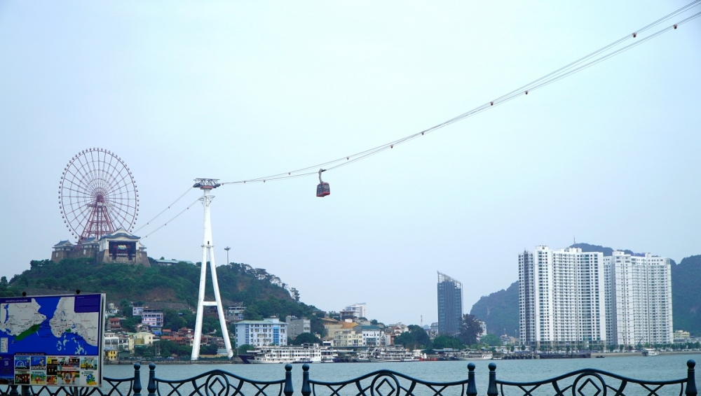 Gắn kết chặt chẽ giữa phát triển kinh tế nhanh, bền vững với phát triển văn hóa, con người, xây dựng nền văn hóa giàu bản sắc Quảng Ninh; Gắn kết chặt chẽ giữa phát triển kinh tế nhanh, bền vững với phát triển văn hóa, con người, xây dựng nền văn hóa giàu bản sắc Quảng Ninh;