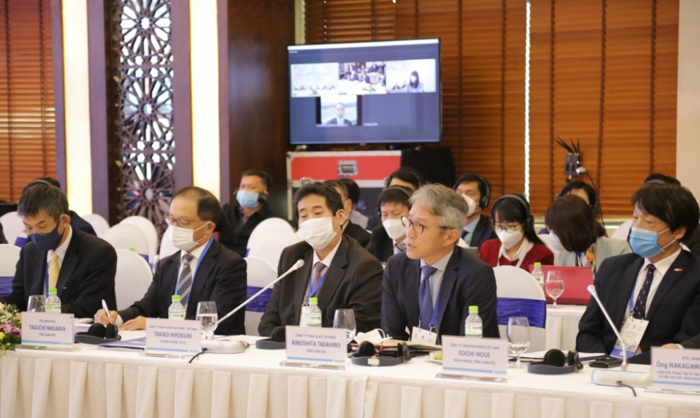 Đại diện các doanh nghiệp, nhà đầu tư Nhật Bản phát biểu ý kiến, đưa ra các đề xuất tại hội nghị. Đại diện các doanh nghiệp, nhà đầu tư Nhật Bản phát biểu ý kiến, đưa ra các đề xuất tại hội nghị.