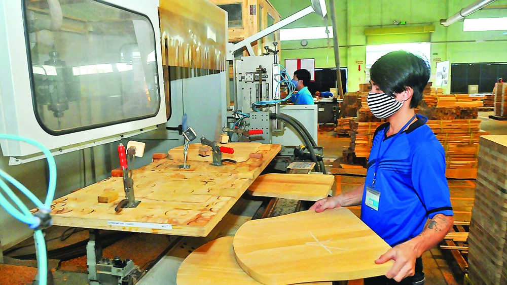 wood exports branch out to new markets exceed target