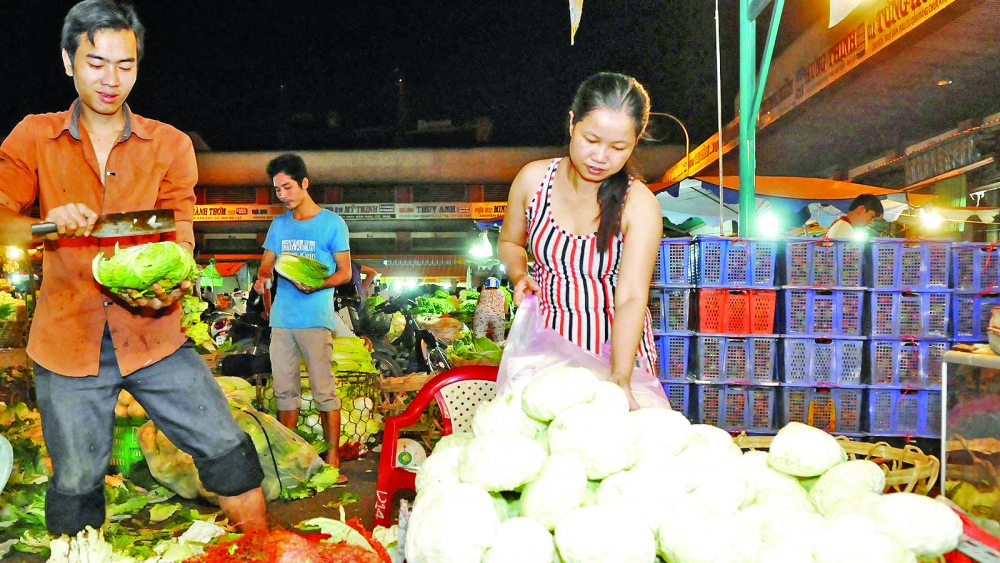 hanoi wholesale markets fail to draw development capital