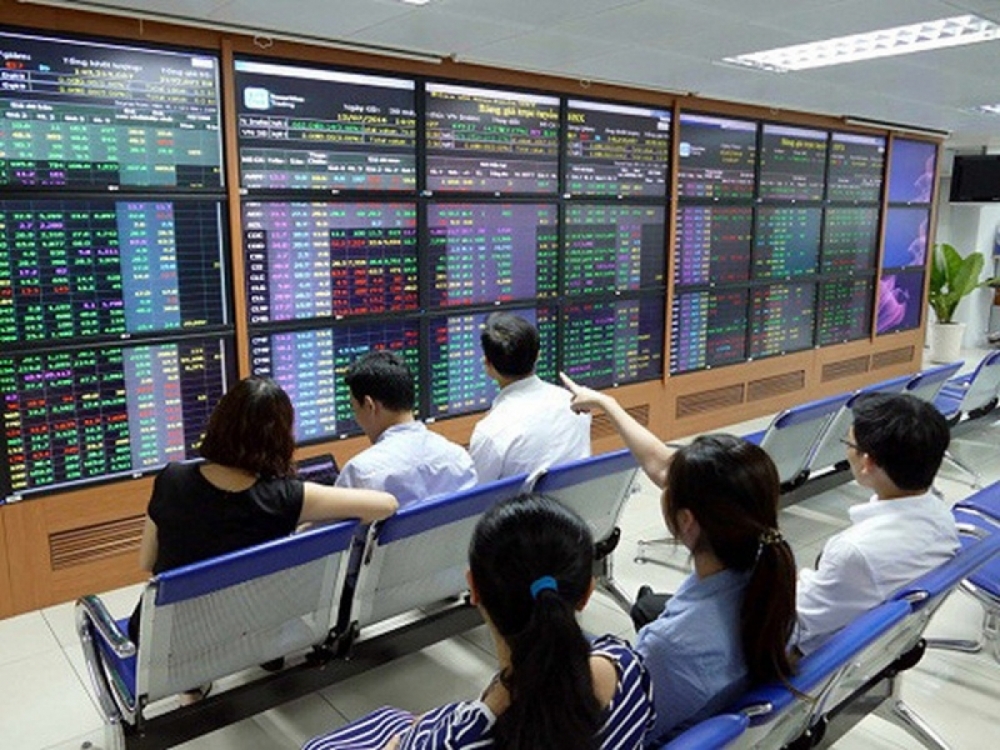 vietnams stock market welcomes new investors