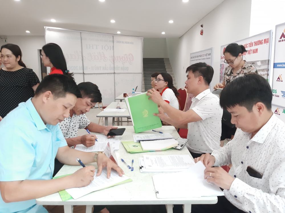 hanoi promotes trade in hundreds of urban rural products