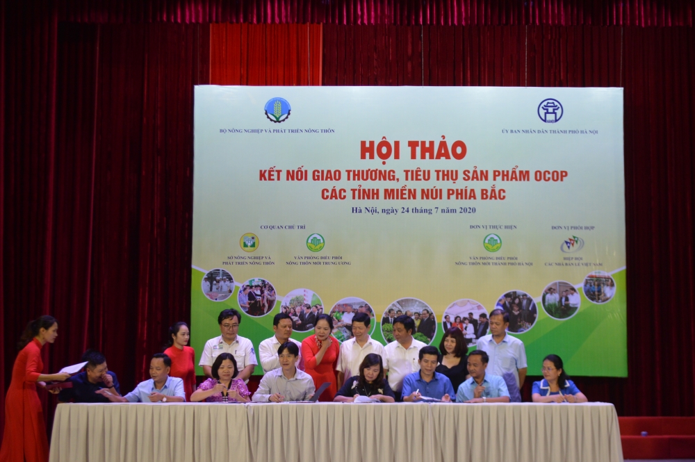 hanoi promotes trade in hundreds of urban rural products