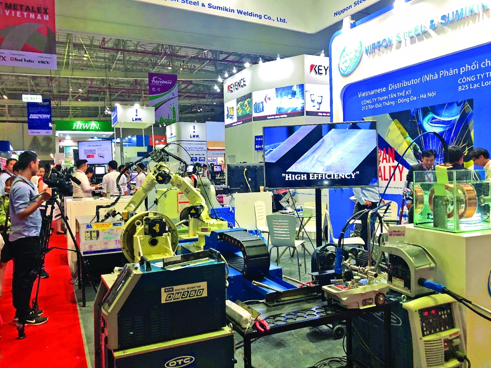 three mega exhibitions offer manufacturing experience
