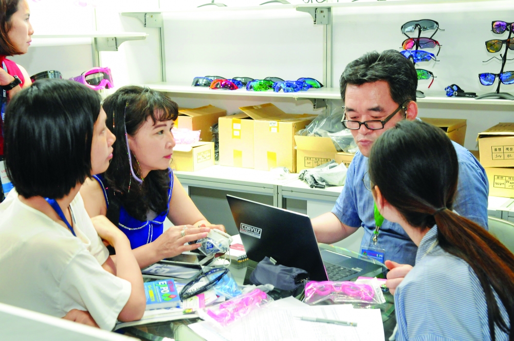 experts make suggestion for sustainable business development