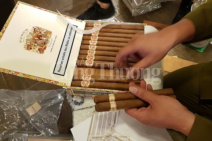 Hà Nội thu giữ hàng nghìn điếu xì gà không rõ nguồn gốc ha noi thu giu hang nghin dieu xi ga khong ro nguon goc