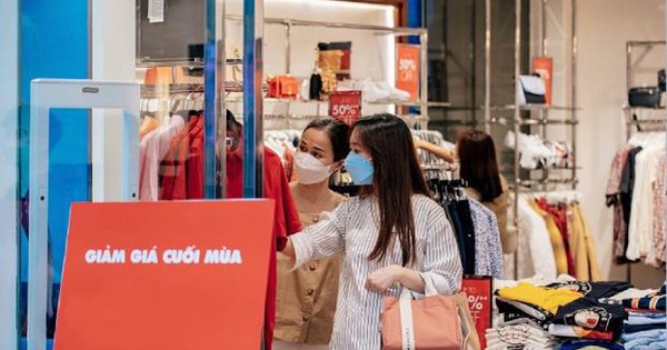 Người tiêu dùng vẫn dè dặt trong mua sắm