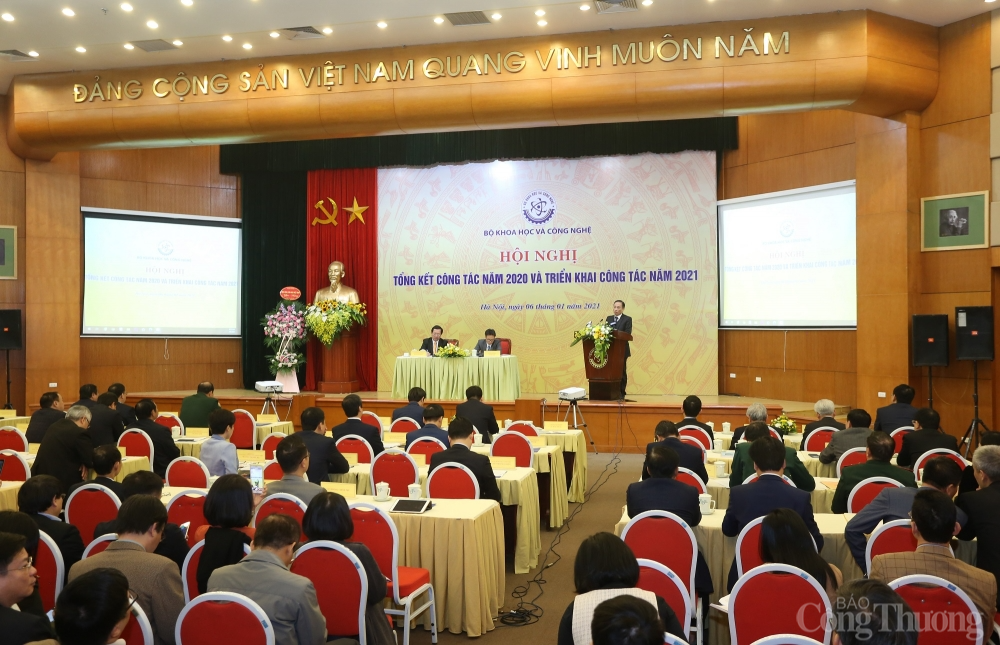 Đưa khoa học công nghệ trở thành động lực chính của tăng trưởng kinh tế Đưa khoa học công nghệ trở thành động lực chính của tăng trưởng kinh tế