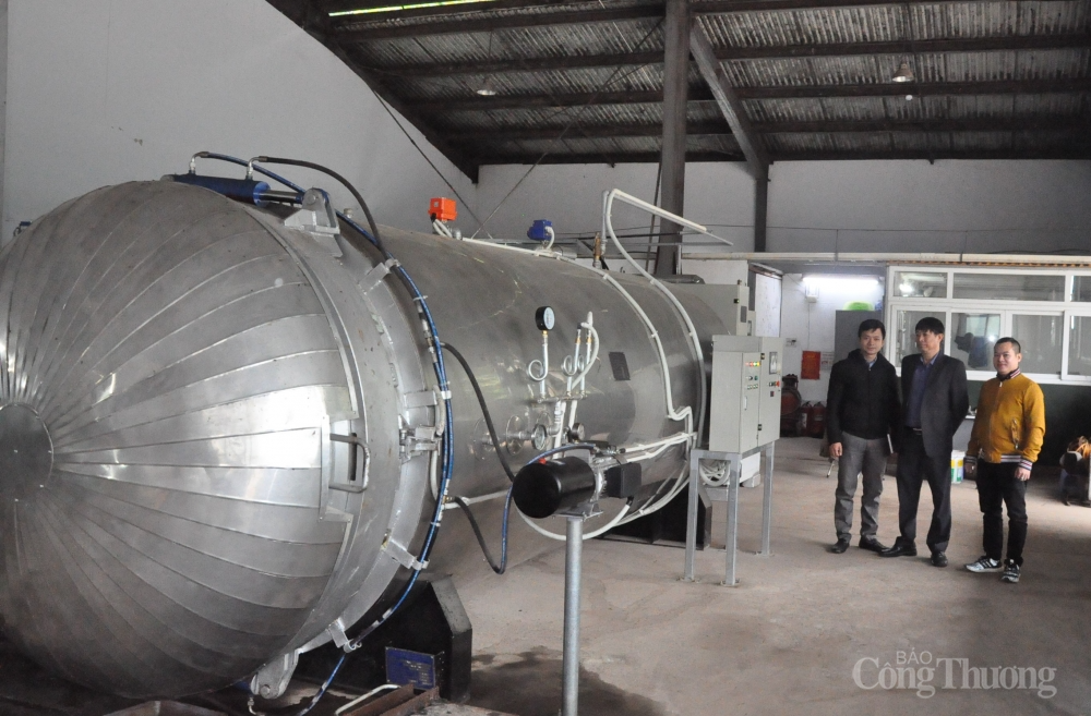 Lần đầu tiên Việt Nam làm chủ công nghệ hấp khử trùng rác thải y tế Lần đầu tiên Việt Nam làm chủ công nghệ hấp khử trùng rác thải y tế