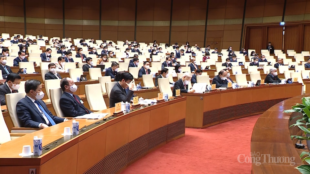 Quốc hội cho phép tăng chi đầu tư phát triển từ nguồn ngân sách tối đa 176 nghìn tỷ đồng Quốc hội cho phép tăng chi đầu tư phát triển từ nguồn ngân sách tối đa 176 nghìn tỷ đồng