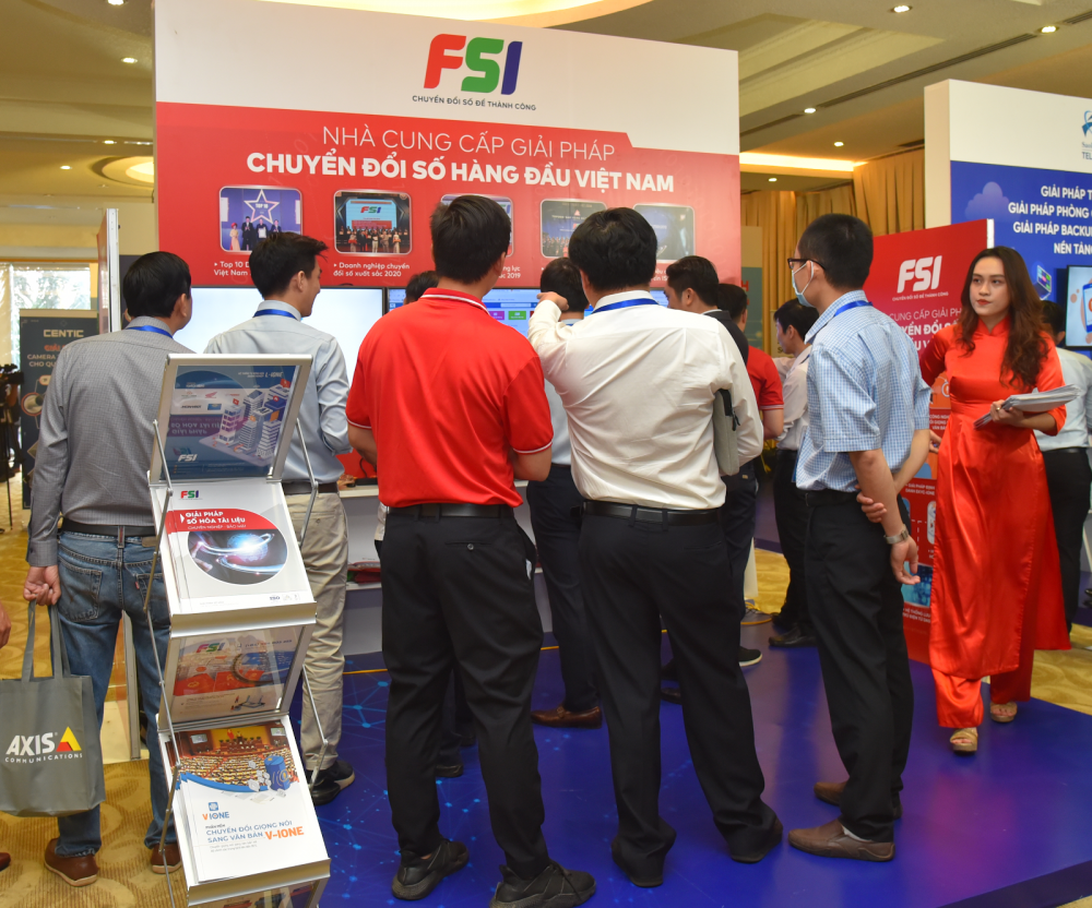 Gian hàng demo Phần mềm chuyển đổi giọng nói thành văn bản V-IONE của FSI  được nhiều quan khách quan tâm 