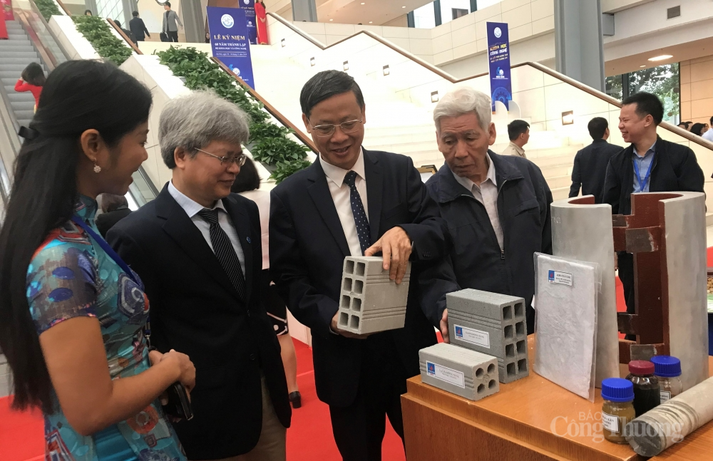 Chất thải nhà máy công nghiệp: Nguồn nguyên liệu dồi dào cho sản xuất gạch không nung