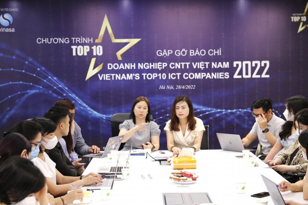 Chương trình Top 10 Doanh nghiệp CNTT 2022: Sẽ công bố câu lạc bộ doanh nghiệp nghìn tỷ Chương trình Top 10 Doanh nghiệp CNTT 2022: Sẽ công bố câu lạc bộ doanh nghiệp nghìn tỷ