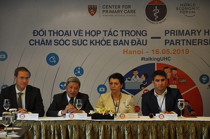 viet nam di dau ve bao phu cham soc suc khoe toan dan