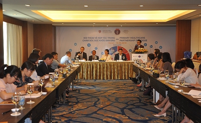 viet nam di dau ve bao phu cham soc suc khoe toan dan