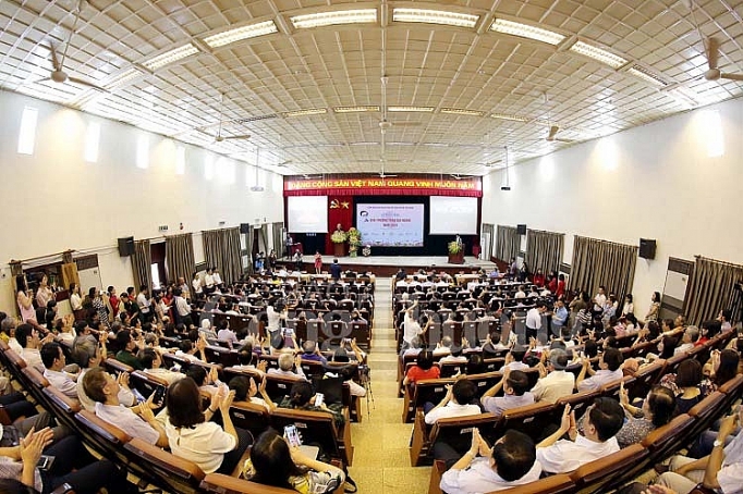 Khoa học và công nghệ là con đường duy nhất để chúng ta vươn lên khoa hoc va cong nghe la con duong duy nhat de chung ta vuon len