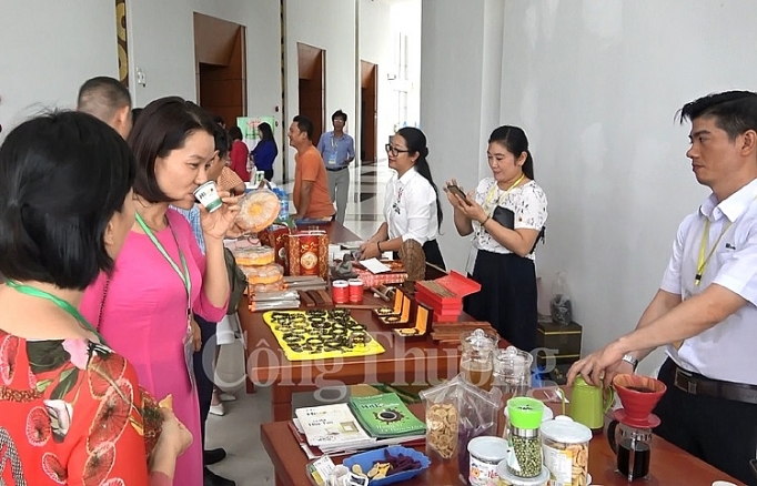 Việt Nam - Trung Quốc: Sôi động kết nối xuất nhập khẩu nông, thủy sản viet nam trung quoc soi dong ket noi xuat nhap khau nong thuy san