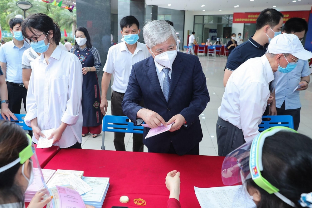 Không khí bầu cử hồ hởi, nhiều khu vực bỏ phiếu đã có 100% cử tri đi bầu Không khí bầu cử hồ hởi, nhiều khu vực bỏ phiếu đã có 100% cử tri đi bầu