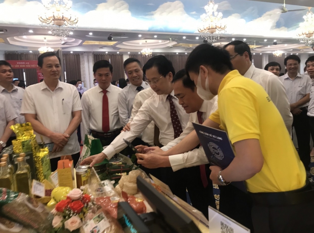 Lạng Sơn: Chuyển đổi số chỉ có thể thành công nếu xây dựng được công dân số Lạng Sơn: Chuyển đổi số chỉ có thể thành công nếu xây dựng được công dân số