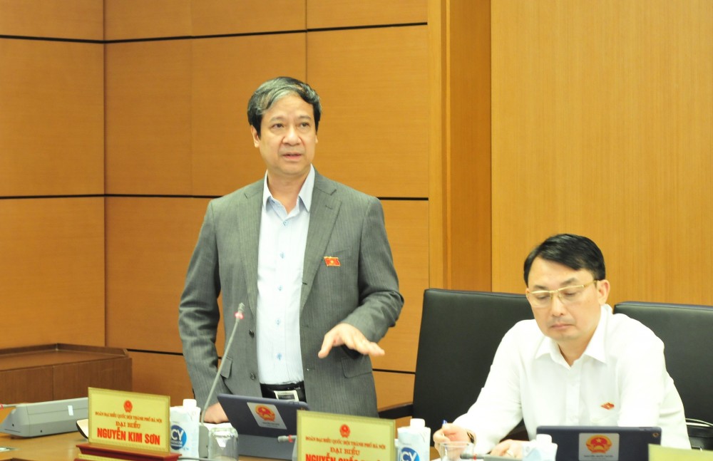 Bộ trưởng Giáo dục và Đào tạo giải thích việc giá sách giáo khoa tăng 2-3 lần Bộ trưởng Giáo dục và Đào tạo giải thích việc giá sách giáo khoa tăng 2-3 lần